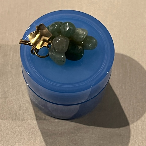 Gold Plated Jade Grape Cluster Pendant - Picture 3 of 3